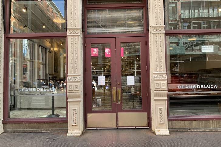 Dean & DeLuca's flagship location in Soho closed last week. A sign said it was "temporary."